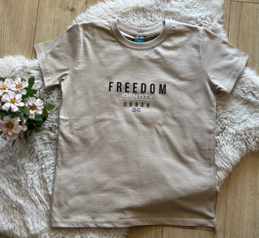 Bež majica s natpisom Freedom
